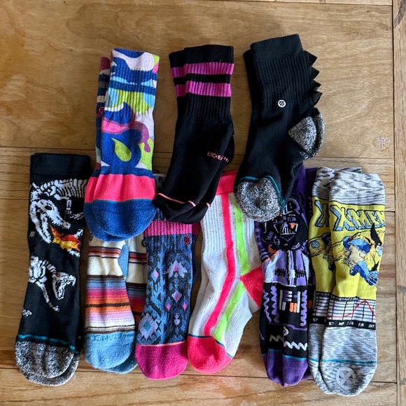 Kid’s Stance Sock Bundle! 10 pairs! 8 out of 9, were washed & never worn, M & L. - Picture 5 of 9